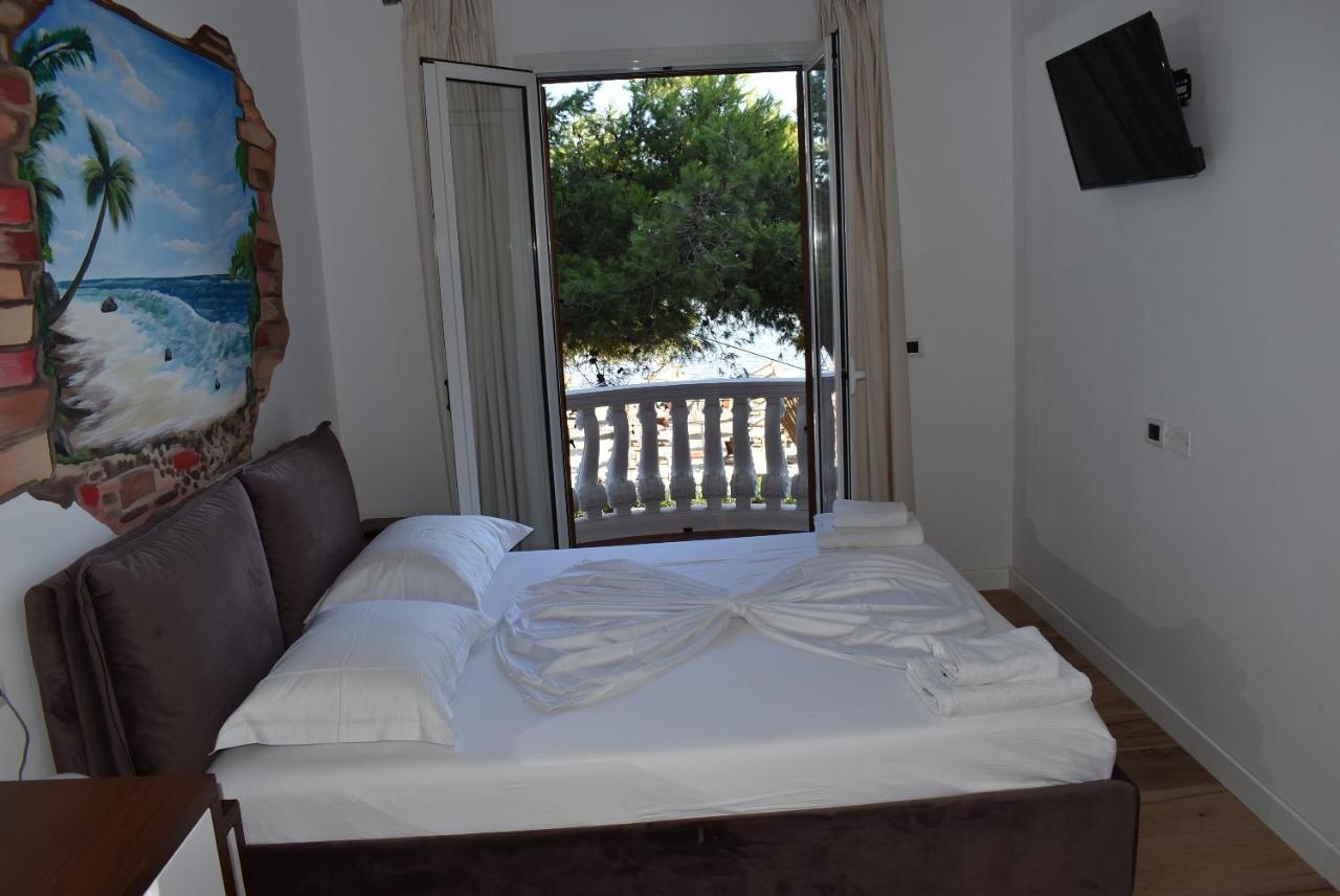 Cosmo Beach Hotel Durres Exterior photo