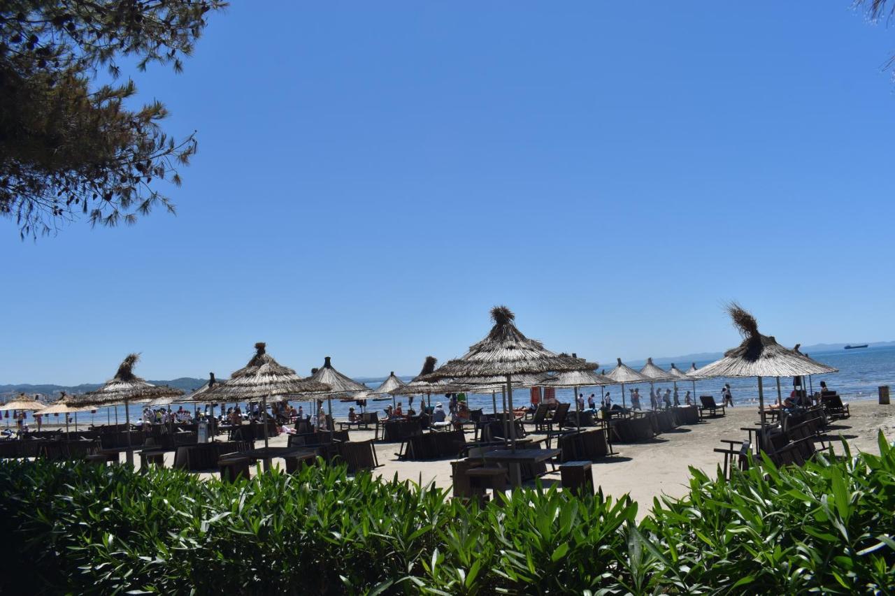 Cosmo Beach Hotel Durres Exterior photo
