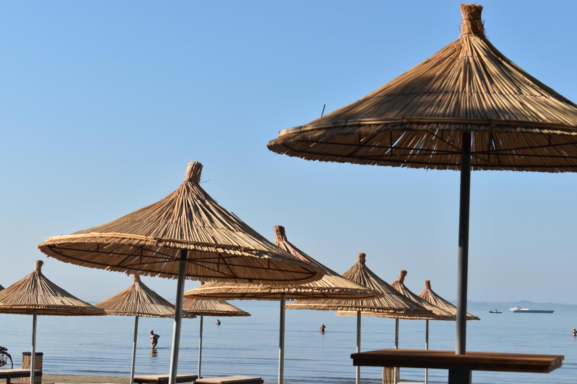 Cosmo Beach Hotel Durres Exterior photo