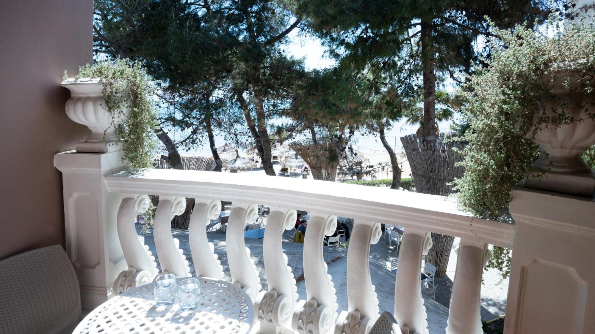 Cosmo Beach Hotel Durres Exterior photo